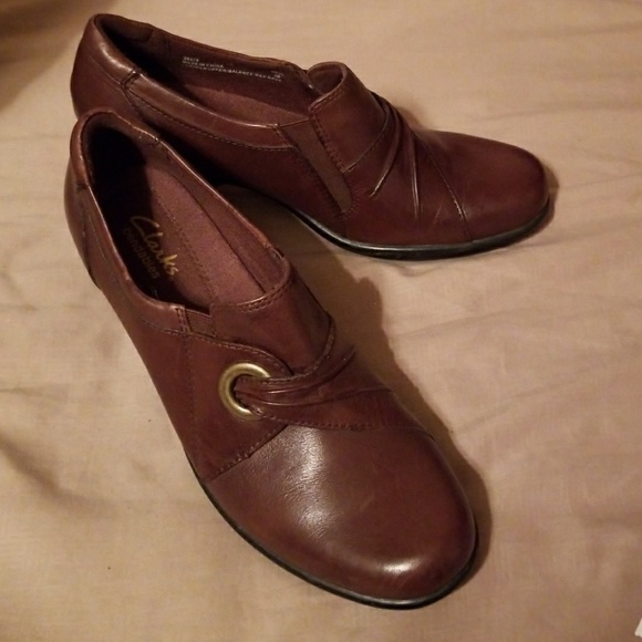 clarks black shoes size 6